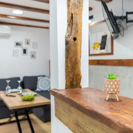 Bobevata - Floor 1 - Stunning View Old Town